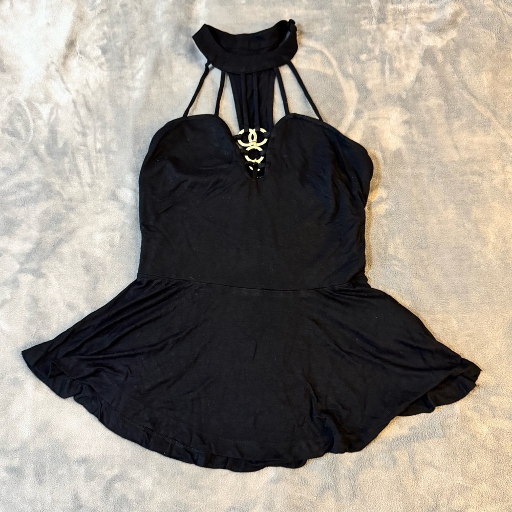 Guess Black Halter Top

#1327